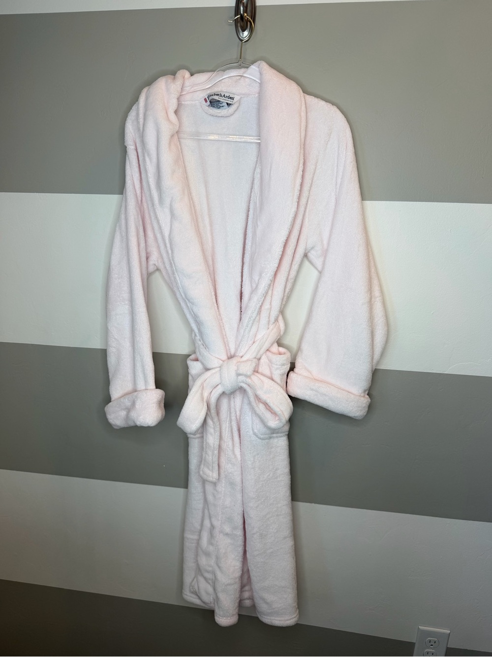 Elizabeth Arden Plush Shawl-Collar Robe in Pale Pink S/M